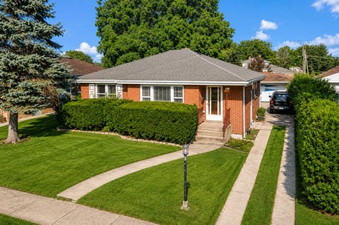 Tiny photo for 11043 Boeger Court, Westchester, IL 60154 (MLS # 12681255)