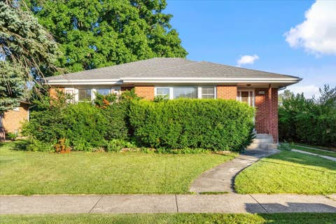Tiny photo for 11043 Boeger Court, Westchester, IL 60154 (MLS # 12681255)