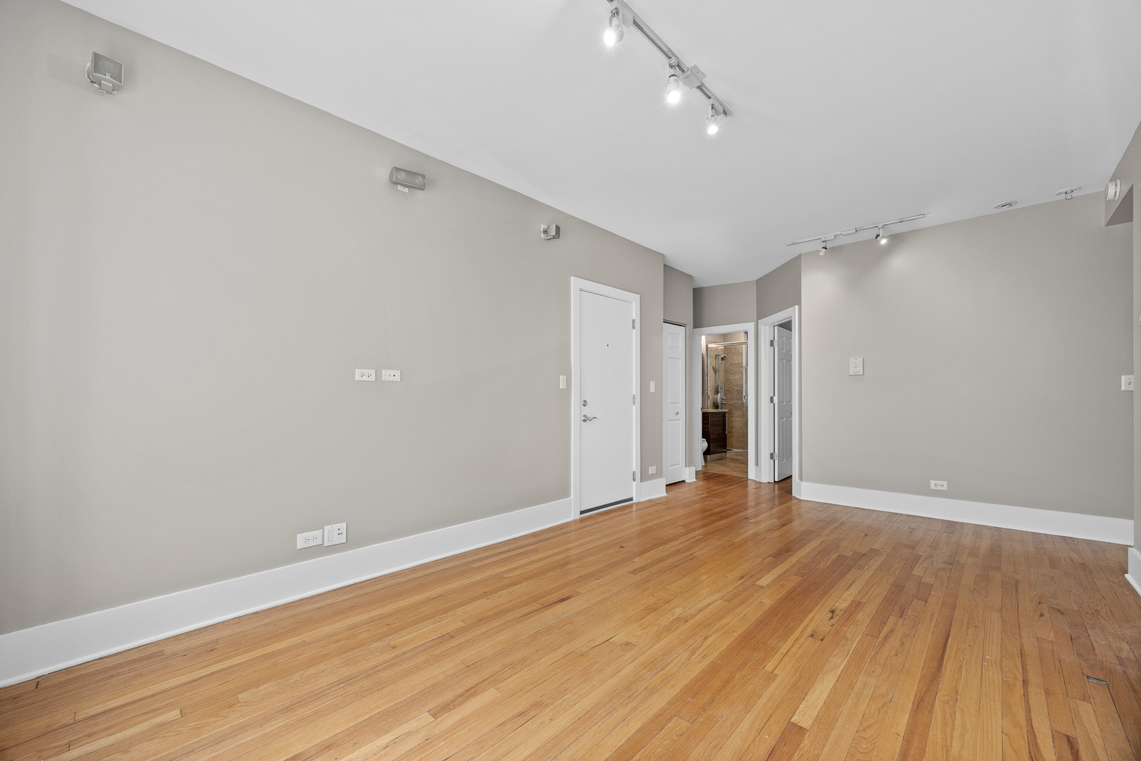 3418 N WOLCOTT Avenue 1