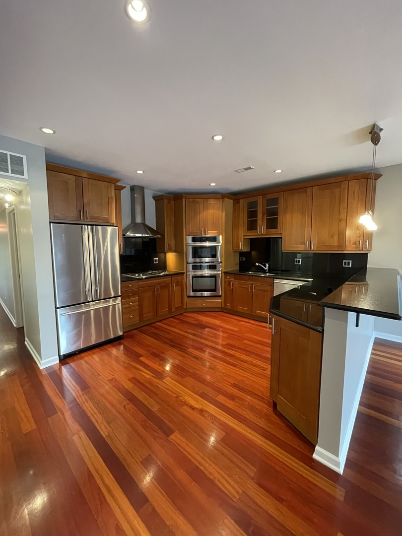 1457 N Ashland Avenue 4S