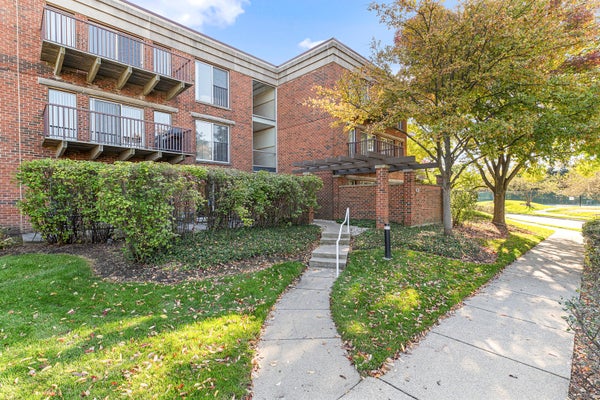 431 KELBURN RD APT 116, DEERFIELD, IL 60015 - Image dd70d5d232deed2f78ccacffb861b1ef/732775301