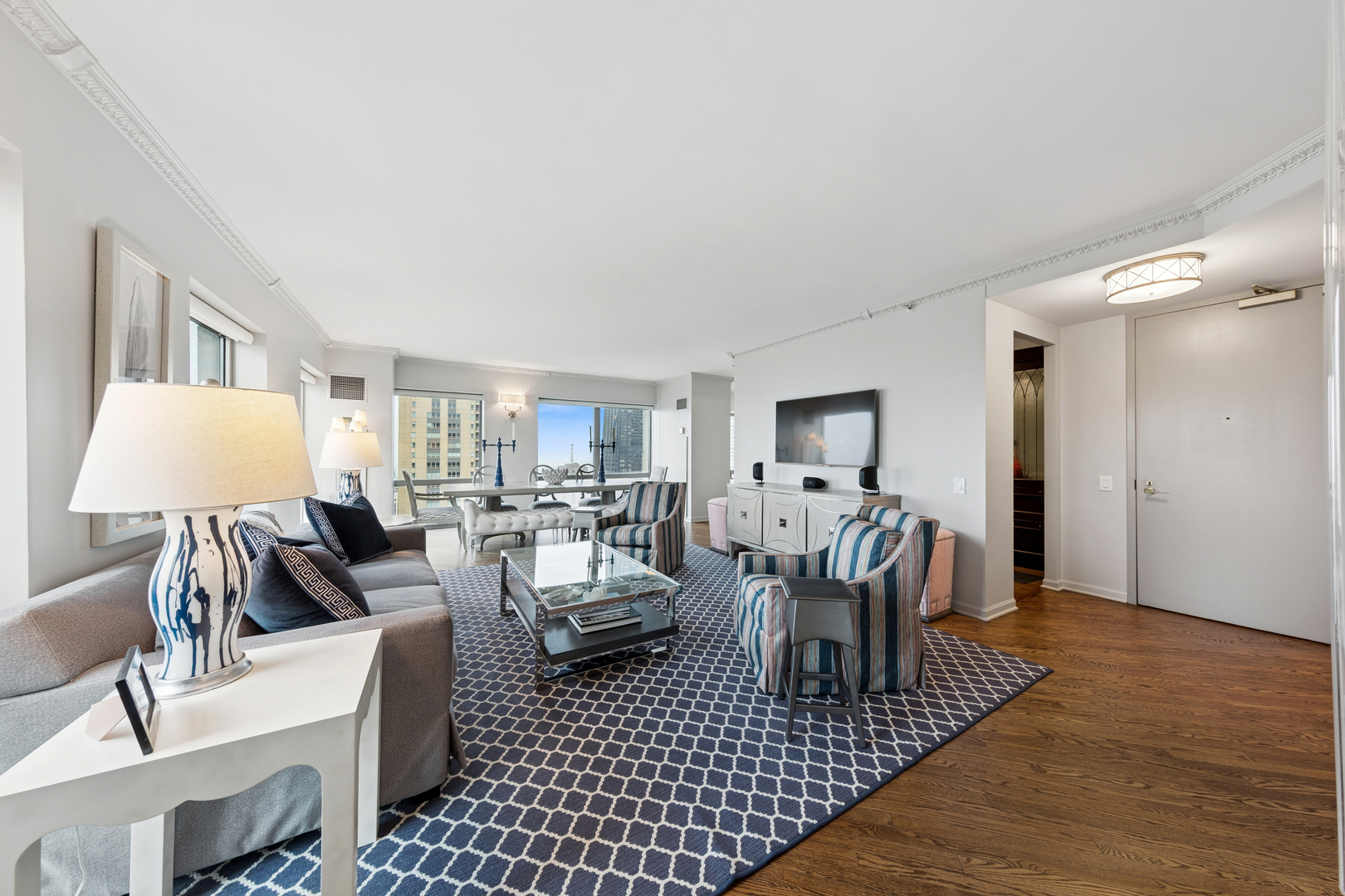 100 E Huron Street 4601