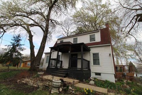 Photo of 111 Manor Avenue, Fox Lake, IL 60020 (MLS # 12617432)