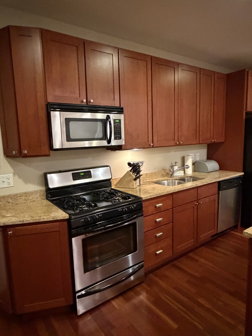 4546 N Spaulding Avenue 1