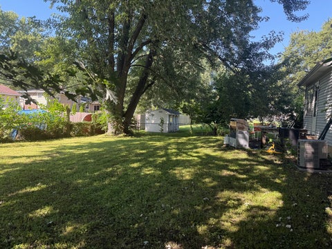 Tiny photo for 2505 Magnolia Lane, Lindenhurst, IL 60046 (MLS # 12739757)