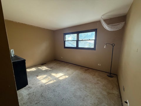 Tiny photo for 2505 Magnolia Lane, Lindenhurst, IL 60046 (MLS # 12739757)