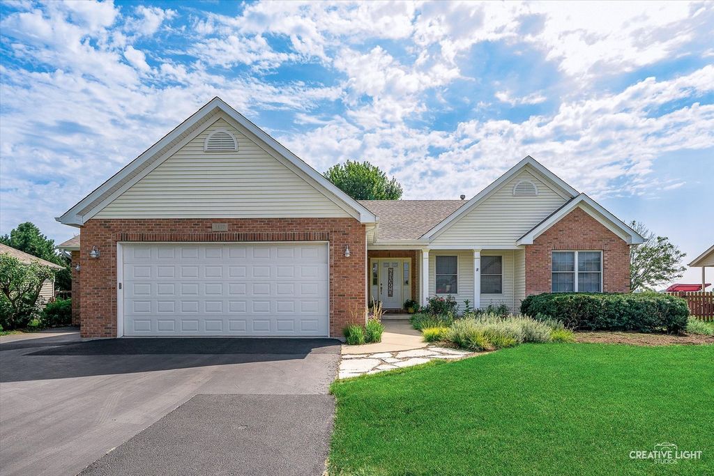 Photo for 1310 Arneita Street, Sycamore, IL 60178 (MLS # 12479671)