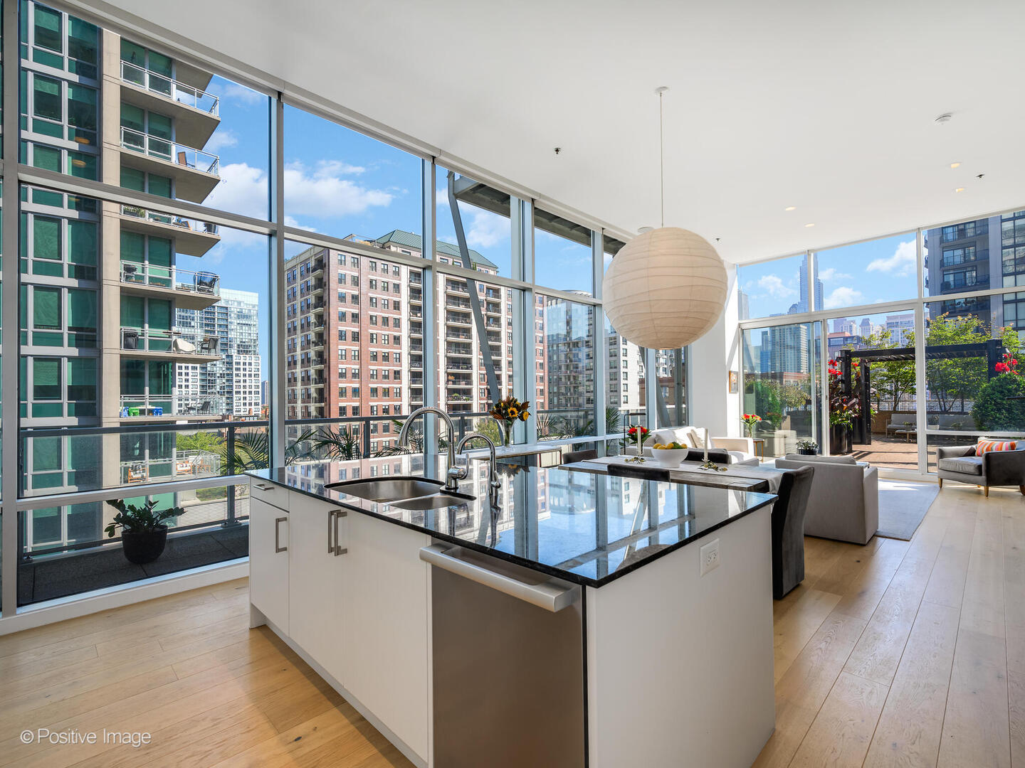 653 N Kingsbury Street 704