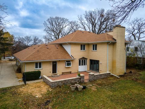 A home in Willowbrook