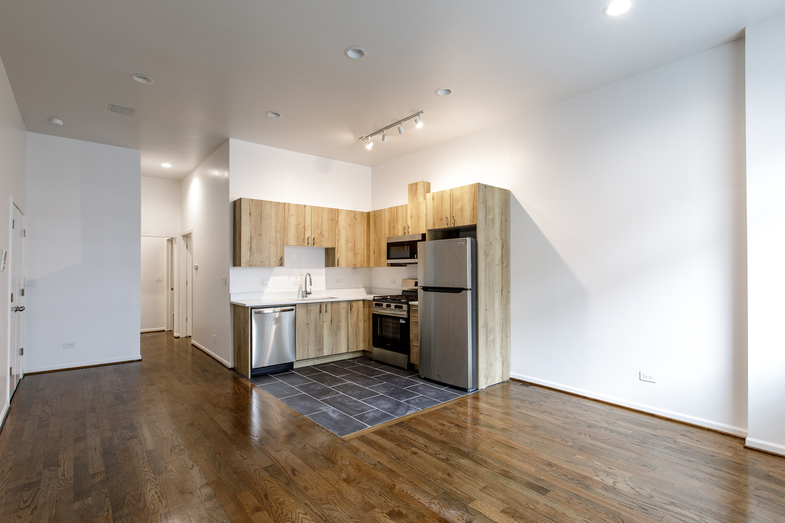 2216 W Taylor Street 1F