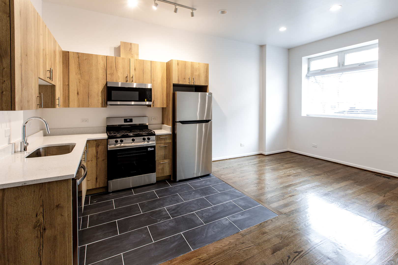 2216 W Taylor Street 1F