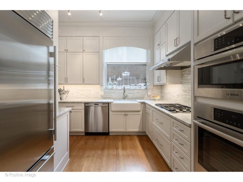 Tiny photo for 1210 N Astor Street #1B, Chicago, IL 60610 (MLS # 12692009)
