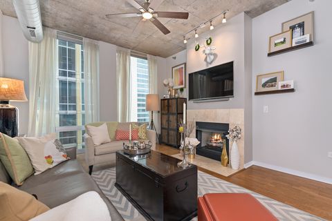 Tiny photo for 700 N Larrabee Street #1406, Chicago, IL 60654 (MLS # 12500552)