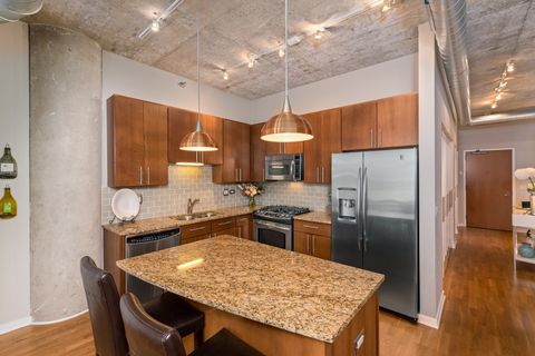 Tiny photo for 700 N Larrabee Street #1406, Chicago, IL 60654 (MLS # 12500552)