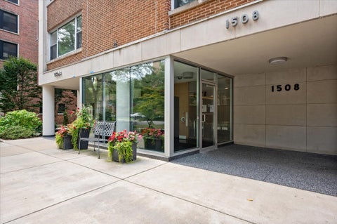 Tiny photo for 1508 Hinman Avenue #6C, Evanston, IL 60201 (MLS # 12790855)