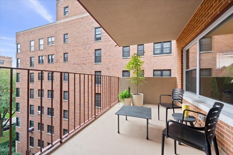 Tiny photo for 1508 Hinman Avenue #6C, Evanston, IL 60201 (MLS # 12790855)