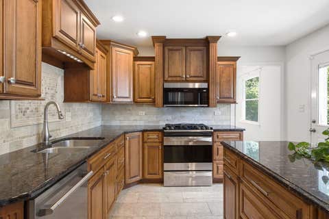 Tiny photo for 460 Trinity Court, Buffalo Grove, IL 60089 (MLS # 12695330)