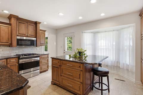 Tiny photo for 460 Trinity Court, Buffalo Grove, IL 60089 (MLS # 12695330)