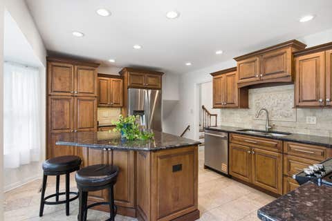 Tiny photo for 460 Trinity Court, Buffalo Grove, IL 60089 (MLS # 12695330)