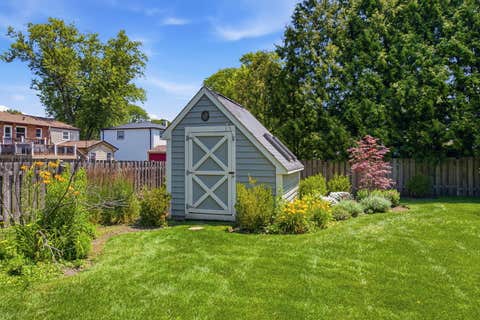 Tiny photo for 460 Trinity Court, Buffalo Grove, IL 60089 (MLS # 12695330)