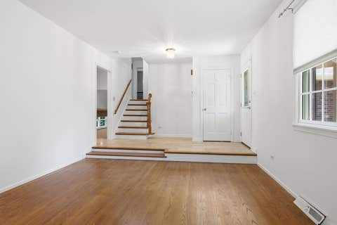 Tiny photo for 460 Trinity Court, Buffalo Grove, IL 60089 (MLS # 12695330)