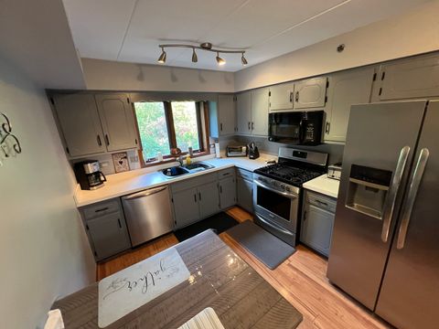 Tiny photo for 10278 SOUTHWEST Highway #2C, Chicago Ridge, IL 60415 (MLS # 12532601)