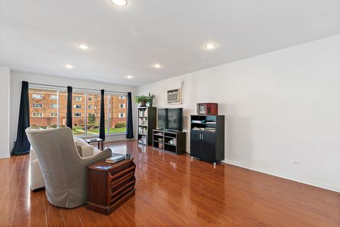 Tiny photo for 1111 N Harlem Avenue #2A, Oak Park, IL 60302 (MLS # 12601106)