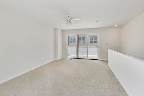 Tiny photo for 1326 S Indiana Parkway, Chicago, IL 60605 (MLS # 12625569)