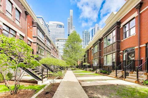 Tiny photo for 1326 S Indiana Parkway, Chicago, IL 60605 (MLS # 12625569)