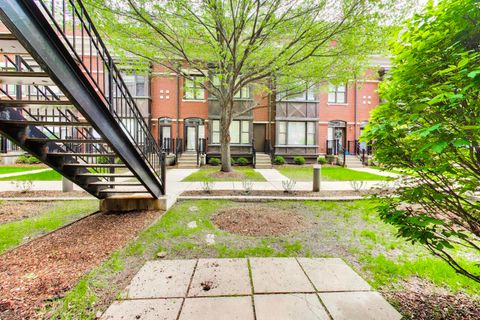 Tiny photo for 1326 S Indiana Parkway, Chicago, IL 60605 (MLS # 12625569)