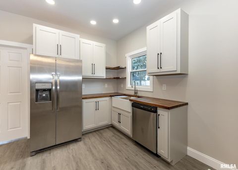 Tiny photo for 924 N 3RD Street, Clinton, IA 52732 (MLS # QC4267861)