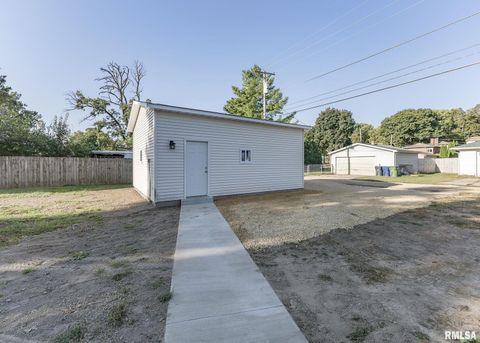 Tiny photo for 924 N 3RD Street, Clinton, IA 52732 (MLS # QC4267861)