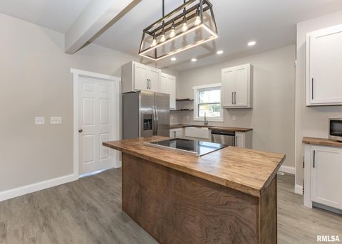 Tiny photo for 924 N 3RD Street, Clinton, IA 52732 (MLS # QC4267861)