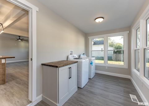 Tiny photo for 924 N 3RD Street, Clinton, IA 52732 (MLS # QC4267861)