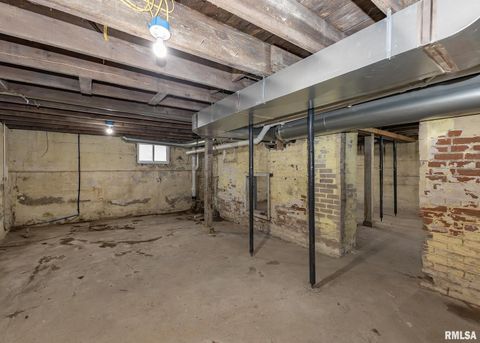 Tiny photo for 924 N 3RD Street, Clinton, IA 52732 (MLS # QC4267861)