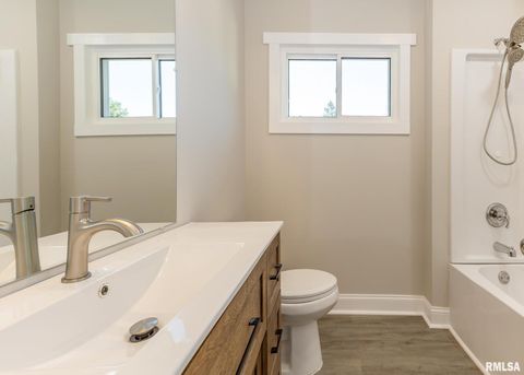 Tiny photo for 924 N 3RD Street, Clinton, IA 52732 (MLS # QC4267861)