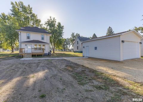 Tiny photo for 924 N 3RD Street, Clinton, IA 52732 (MLS # QC4267861)