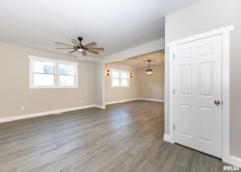 Tiny photo for 924 N 3RD Street, Clinton, IA 52732 (MLS # QC4267861)