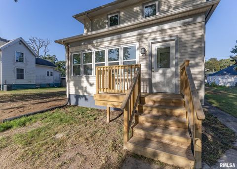 Tiny photo for 924 N 3RD Street, Clinton, IA 52732 (MLS # QC4267861)