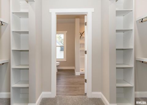 Tiny photo for 924 N 3RD Street, Clinton, IA 52732 (MLS # QC4267861)