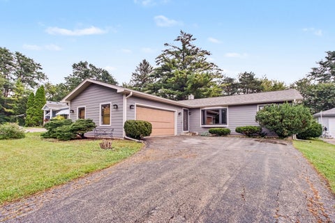 Tiny photo for 821 S Hough Street, Barrington, IL 60010 (MLS # 12761878)