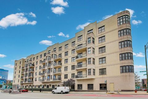 520 N HALSTED Street 410 Chicago IL 60642