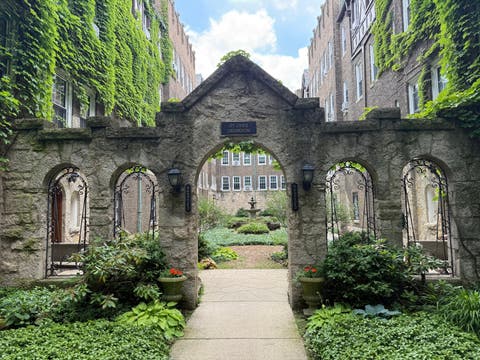 Photo of 2329 W Farwell Avenue #G, Chicago, IL 60645 (MLS # 12673473)
