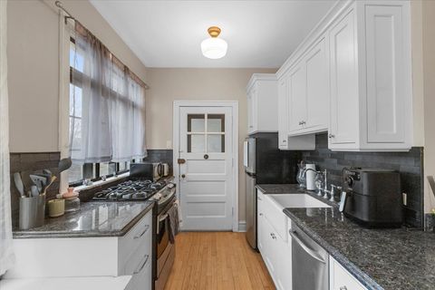 Tiny photo for 730 NOYES Street #K3, Evanston, IL 60201 (MLS # 12529084)