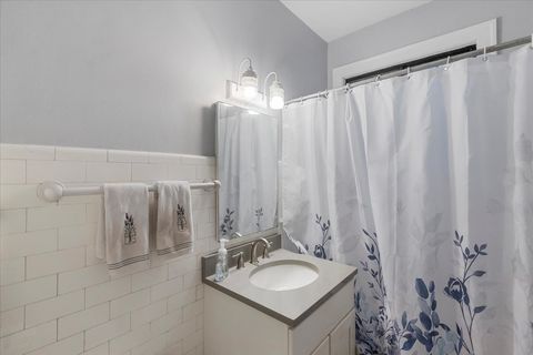 Tiny photo for 730 NOYES Street #K3, Evanston, IL 60201 (MLS # 12529084)