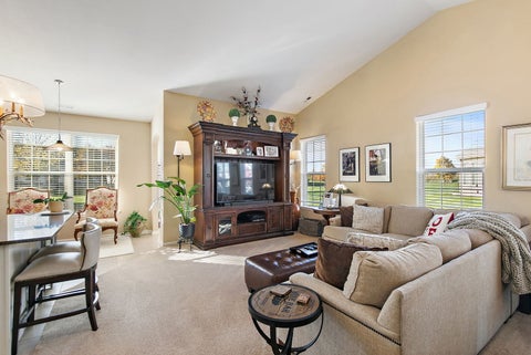 Tiny photo for 646 N Falls Circle, Pingree Grove, IL 60140 (MLS # 12796971)