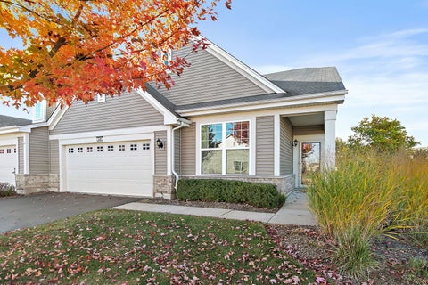 Tiny photo for 646 N Falls Circle, Pingree Grove, IL 60140 (MLS # 12796971)