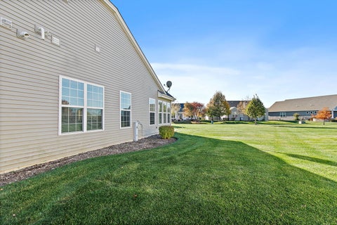 Tiny photo for 646 N Falls Circle, Pingree Grove, IL 60140 (MLS # 12796971)