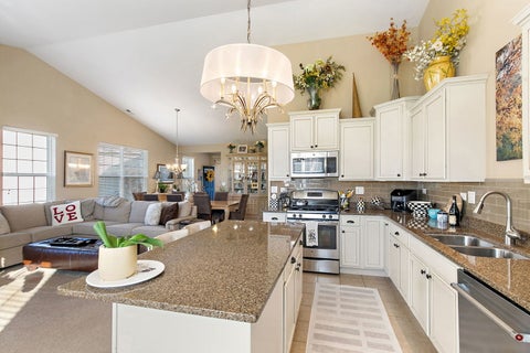Tiny photo for 646 N Falls Circle, Pingree Grove, IL 60140 (MLS # 12796971)