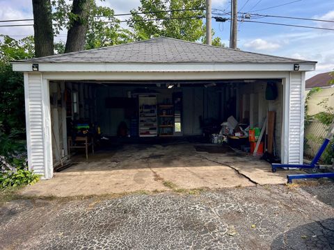 Tiny photo for 9611 Merton Avenue, Oak Lawn, IL 60453 (MLS # 12509650)